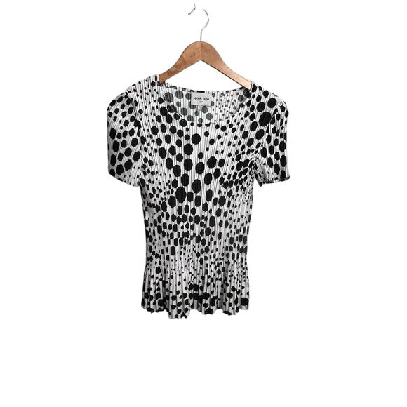 LEO AND UGO PARIS  Black and White Accordian  Pleated Short Sleeve Top Small - Picture 5 of 10